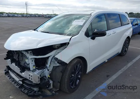 2024 Toyota Sienna Xse z USA, uszkodzony, nr VIN 5TDXRKEC6RS188035